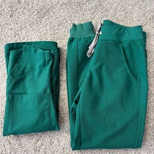 FIGS Hunter Green Set